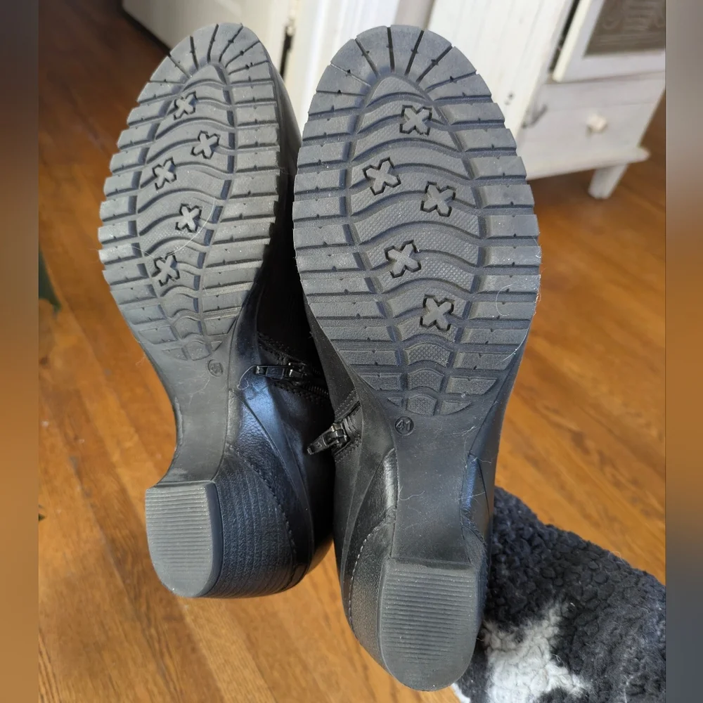 Black Leather Booties By Spring Step - Picture 2 of 7